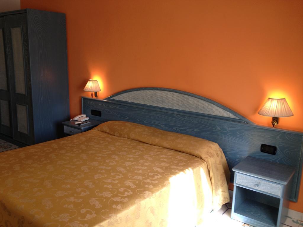 Hotel L' Anicre Varcaturo Quarto foto