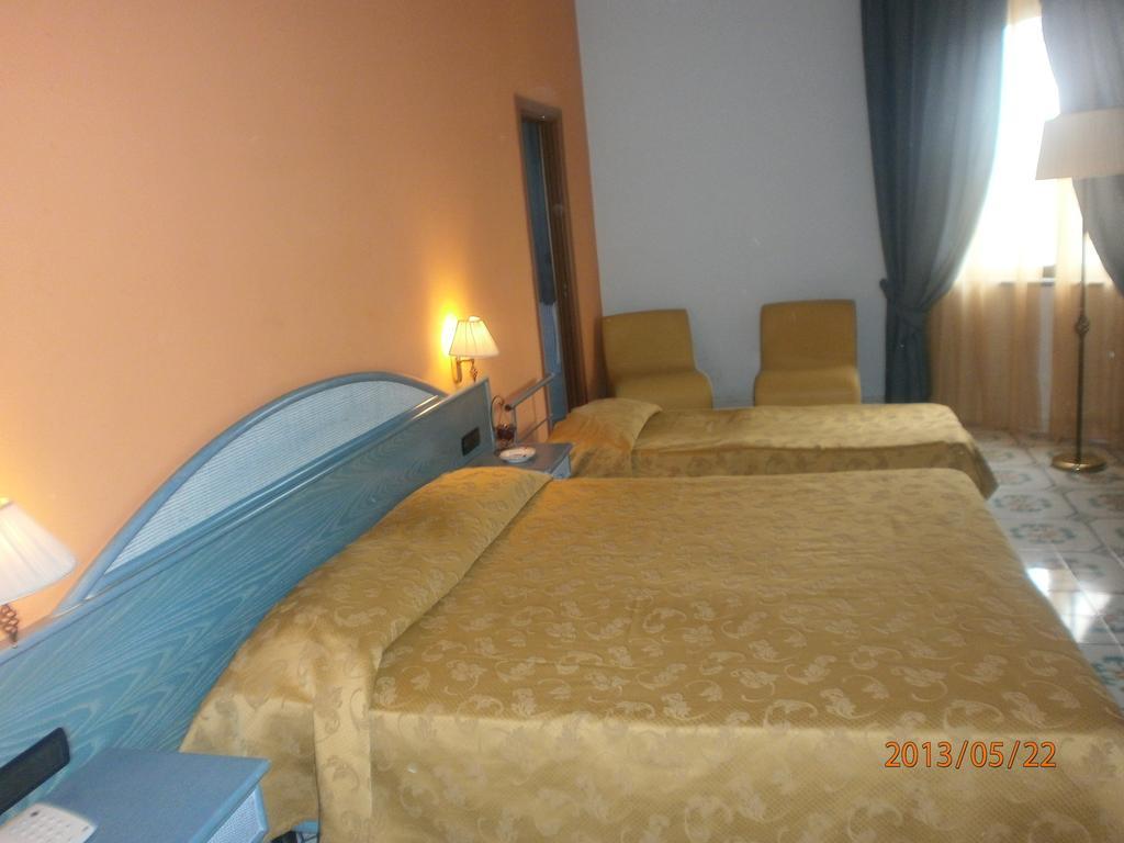 Hotel L' Anicre Varcaturo Quarto foto